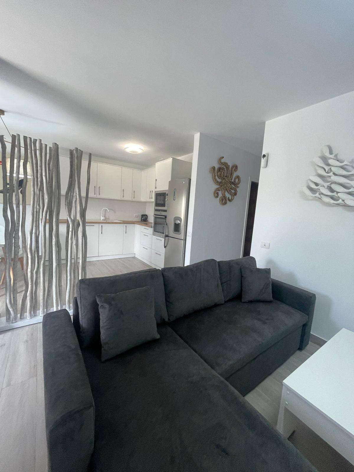 Elegante appartamento ristrutturato con piscina e vista mare a Los Gigantes – Complesso Tamara