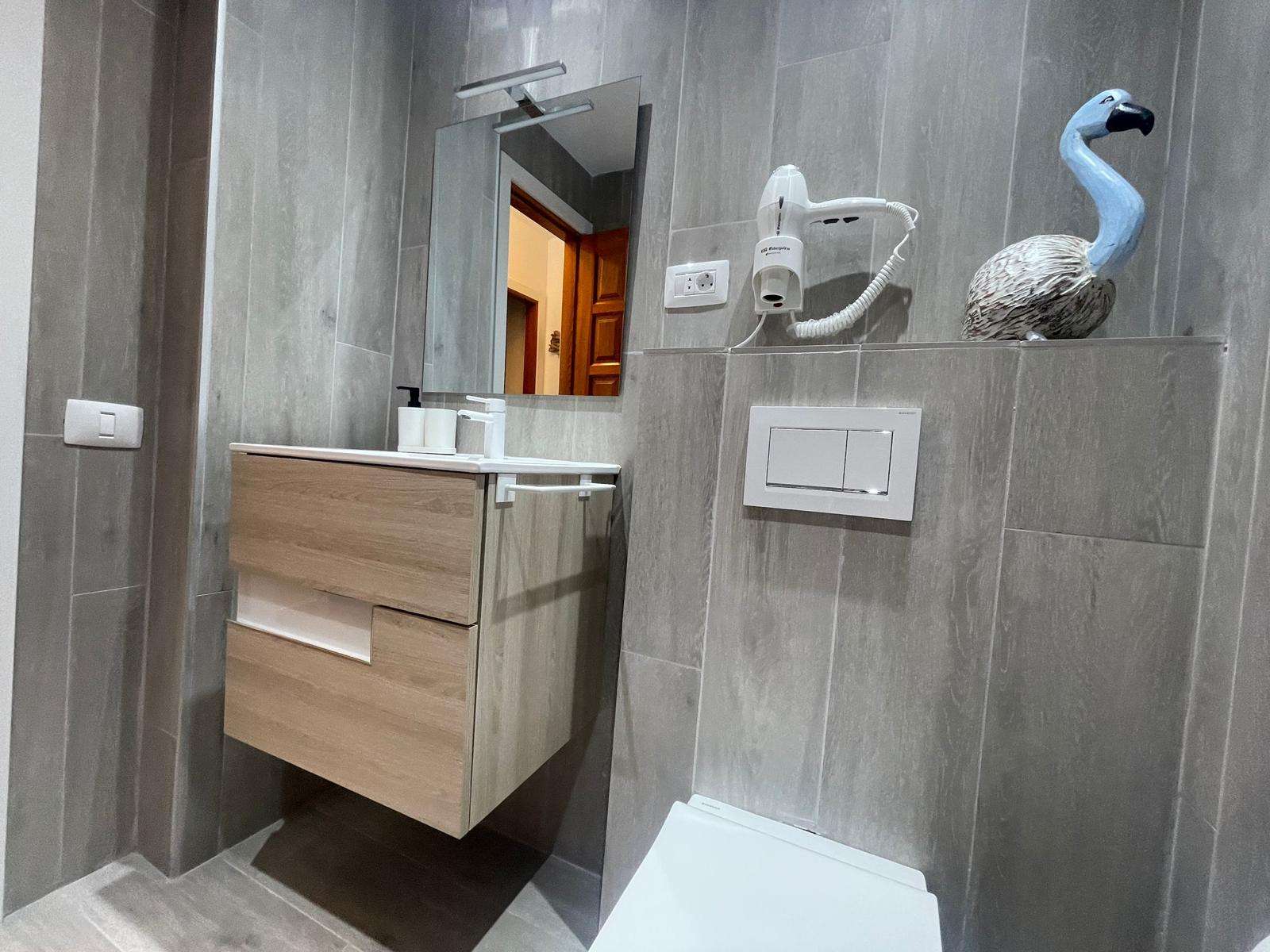 Elegante appartamento ristrutturato con piscina e vista mare a Los Gigantes – Complesso Tamara
