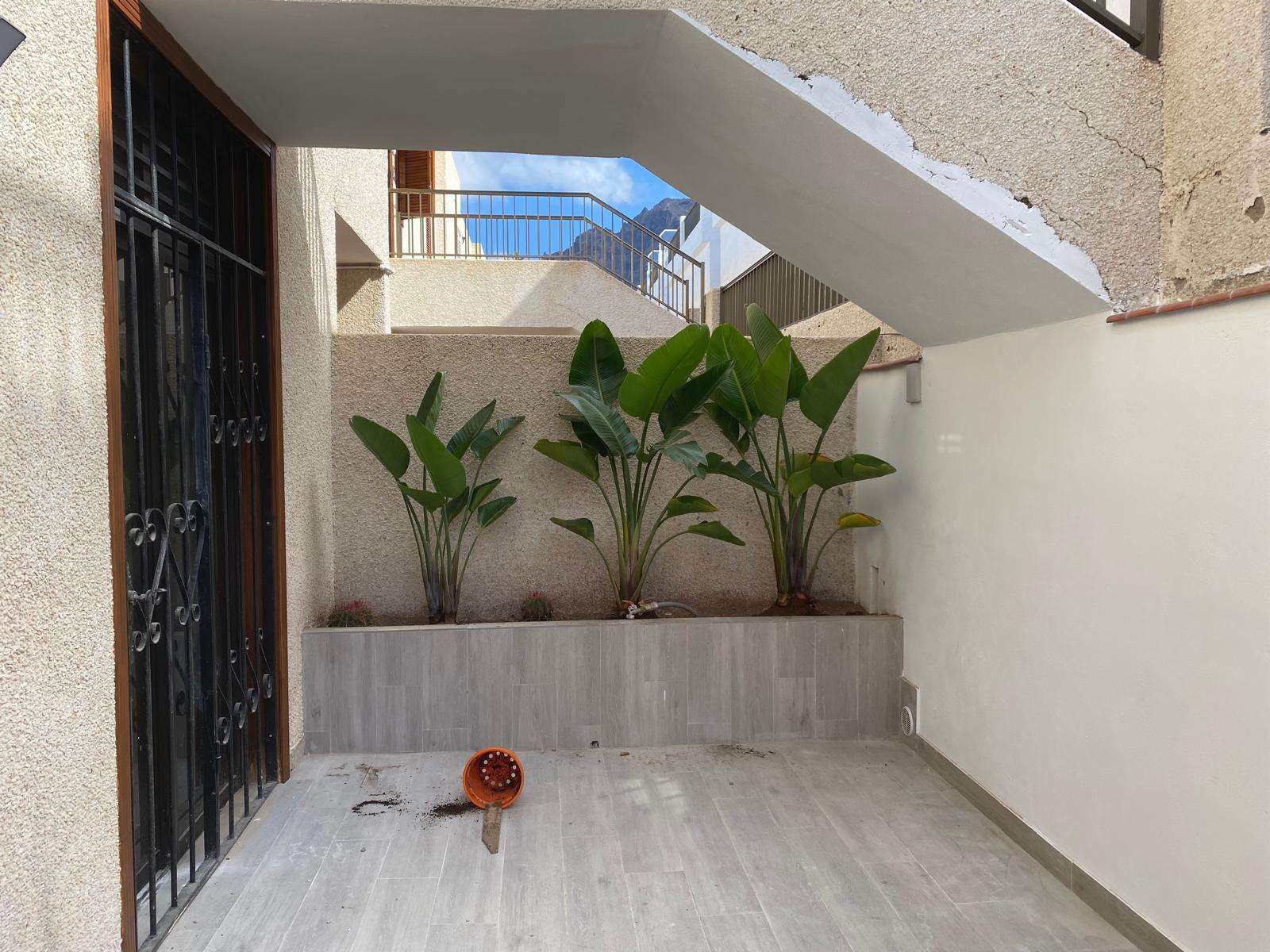 Elegante appartamento ristrutturato con piscina e vista mare a Los Gigantes – Complesso Tamara