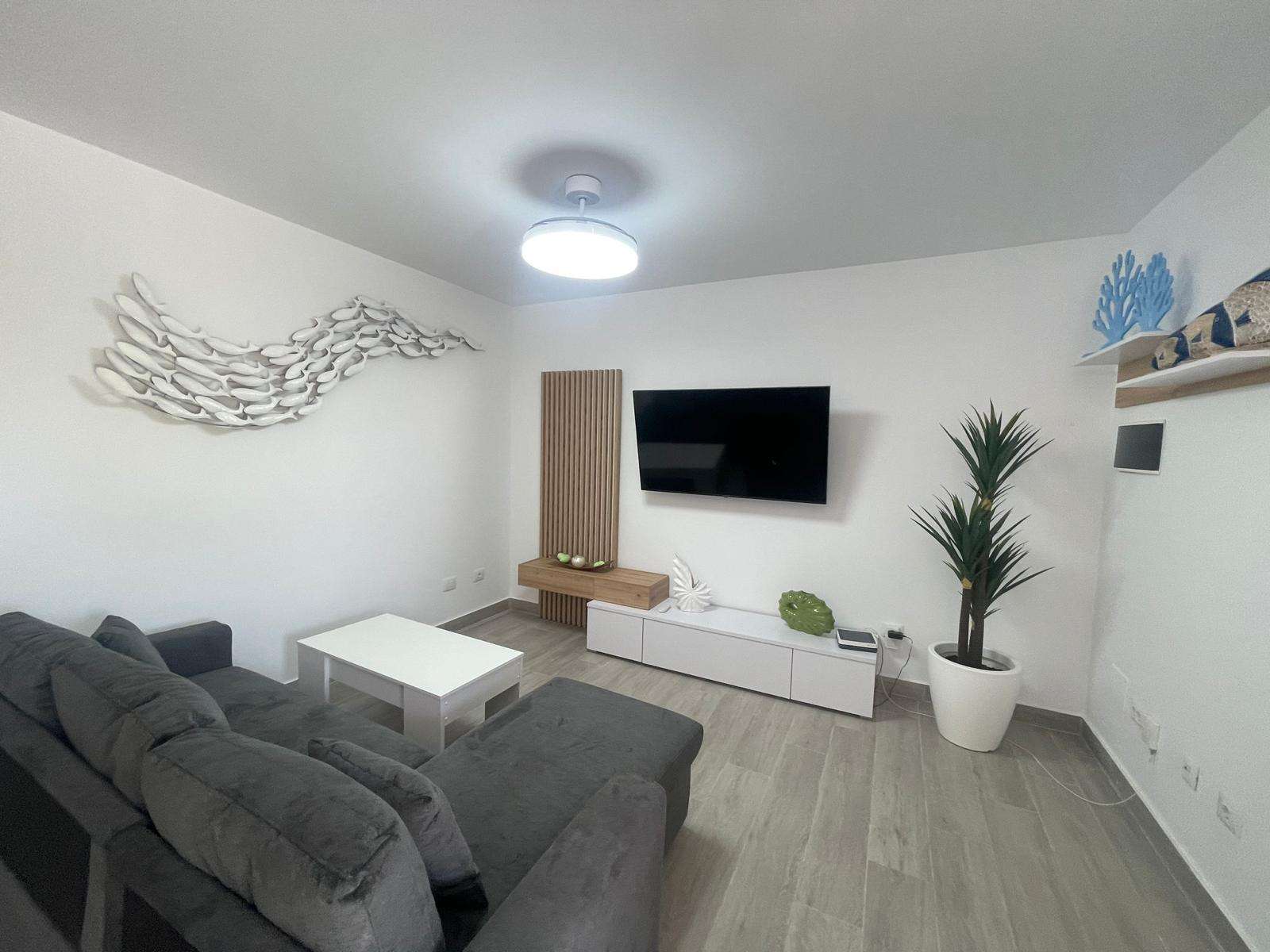 Elegante appartamento ristrutturato con piscina e vista mare a Los Gigantes – Complesso Tamara