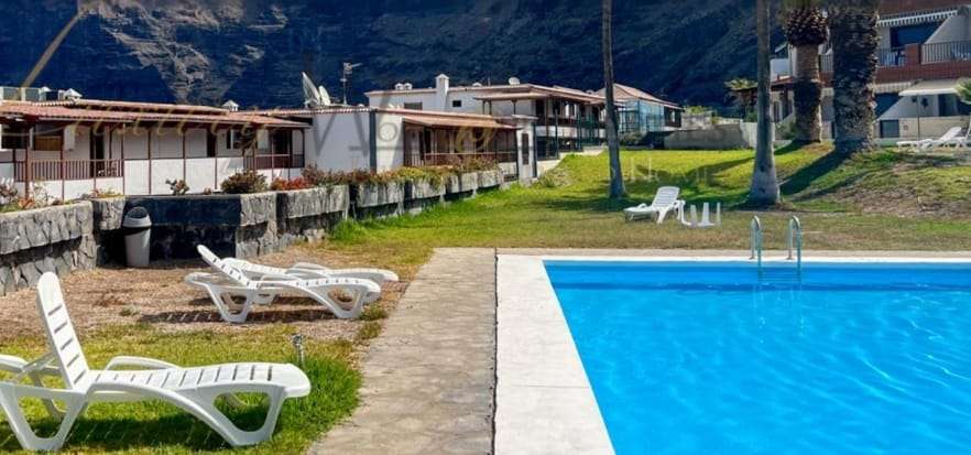 Elegante appartamento ristrutturato con piscina e vista mare a Los Gigantes – Complesso Tamara
