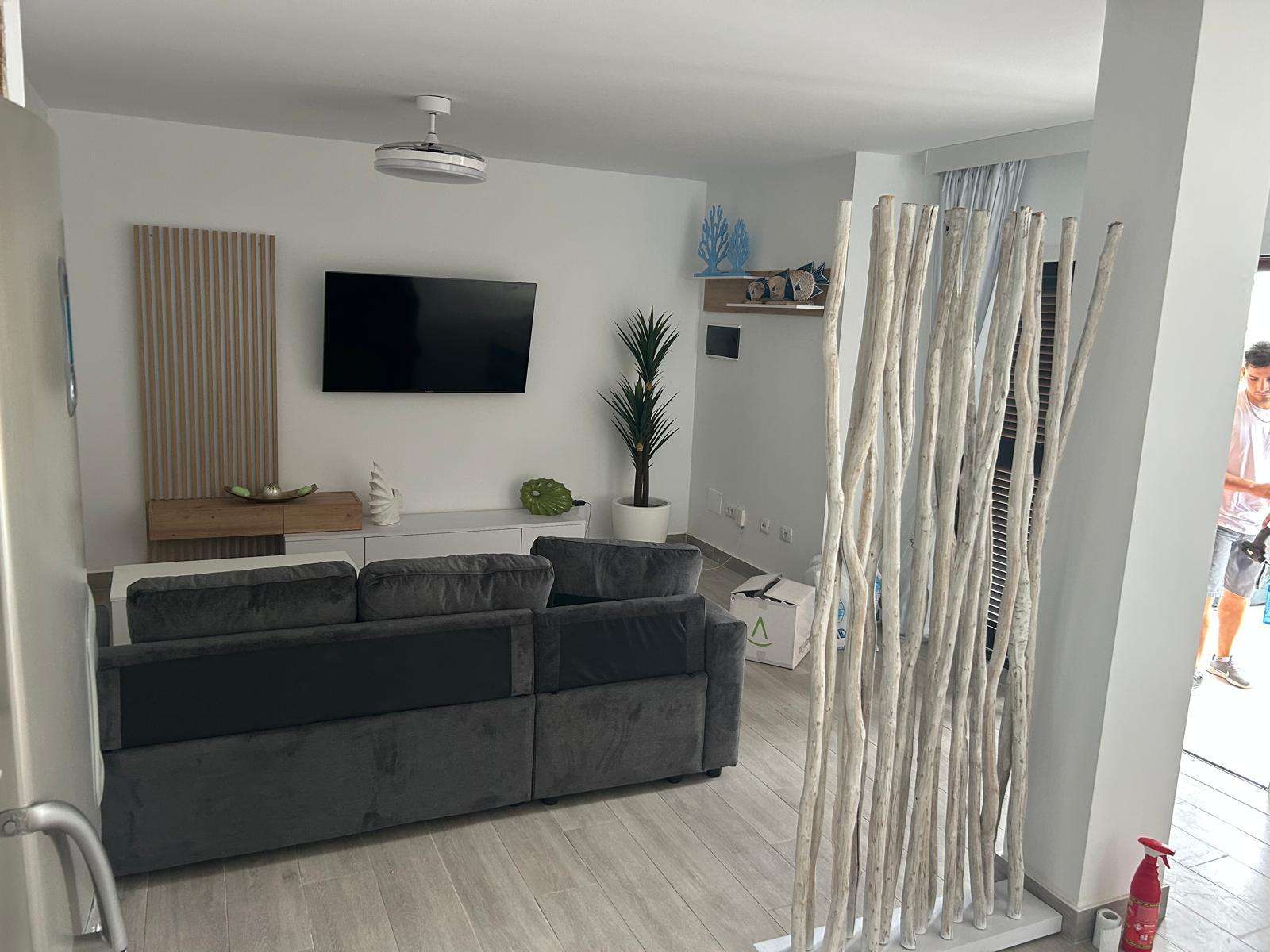 Elegante appartamento ristrutturato con piscina e vista mare a Los Gigantes – Complesso Tamara
