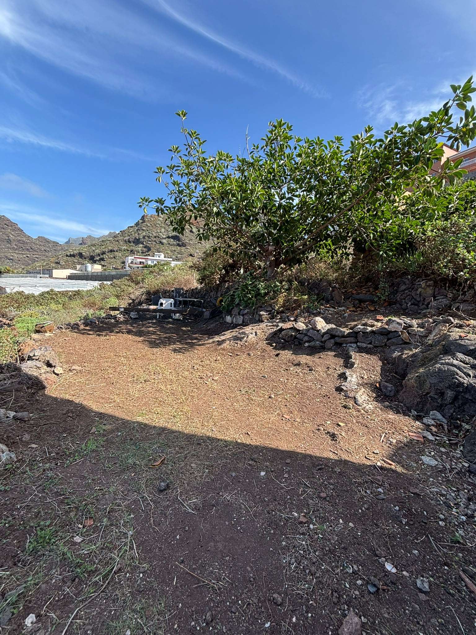 CHALET ADOSADO Y TERRENO – PUNTA HIDALGO